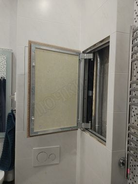 Люк под плитку Секрет 3.0 470*500 Люк под плитку Секрет 3.0 470*500