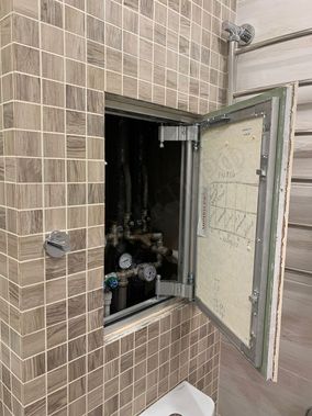 Люк под плитку Секрет 3.0 470*500 Люк под плитку Секрет 3.0 470*500